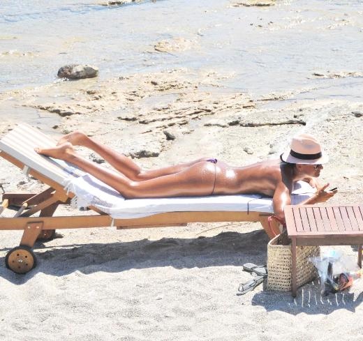 Türkiyəli ikona mövsümü açdı - FOTOSESSİYA