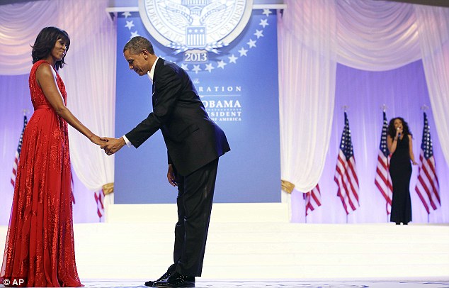 Barak Obama arvadını təriflədi: "Onun sayəsində əsl kişi oluram" - VİDEO - FOTO