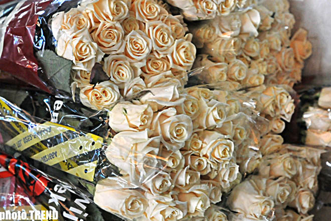 Xanımlar, bayramınız mübarək! - FOTO