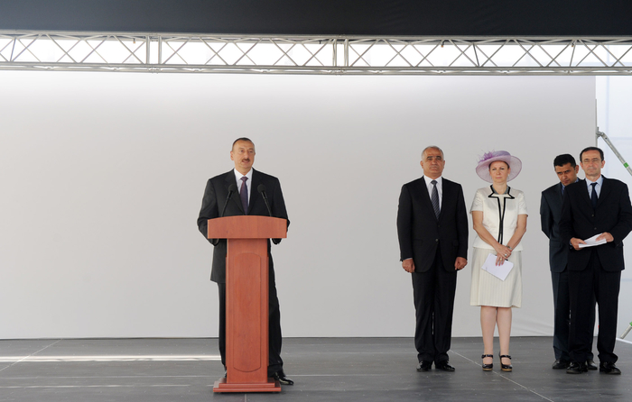 Prezident İlham Əliyev: "Azərbaycanda qeyri-neft sektorunun inkişafına çox böyük diqqət göstərilir" - YENİLƏNİB - FOTO