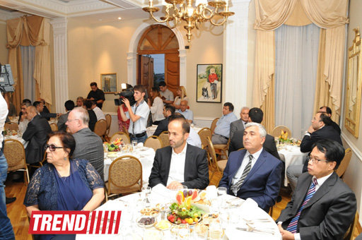 ABŞ-ın Azərbaycandakı səfiri iftar süfrəsi açıb - FOTO
