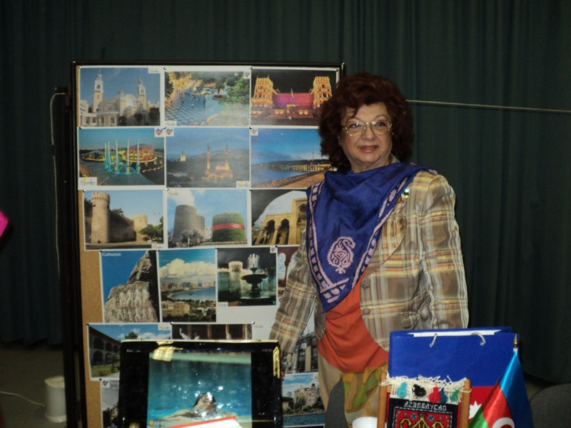 Budapeştdə tələbələrə bozbaş qonaqlığı verilib - FOTO