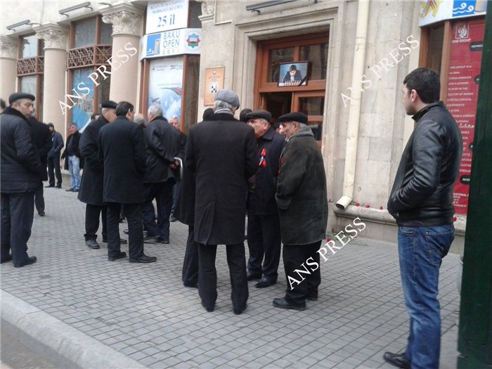 Vüqar Həşimov dəfn olundu - YENİLƏNİB - FOTO