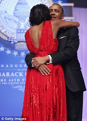 Barak Obama arvadını təriflədi: "Onun sayəsində əsl kişi oluram" - VİDEO - FOTO