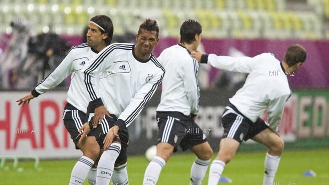 "Avro-2012": Almanlar çətin yunan müdafiəsini yara biləcəklərmi? - FOTOSESSİYA