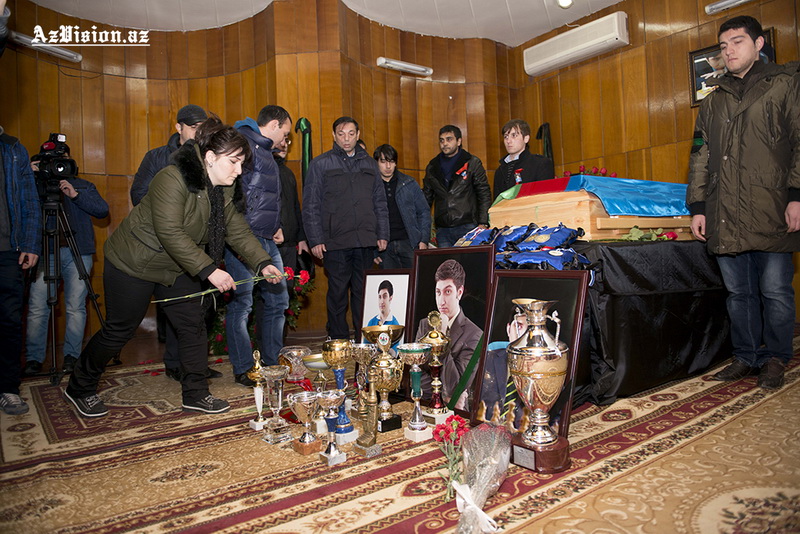 Vüqar Həşimov dəfn olundu - YENİLƏNİB - FOTO