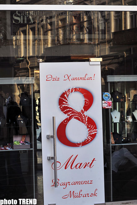 Xanımlar, bayramınız mübarək! - FOTO