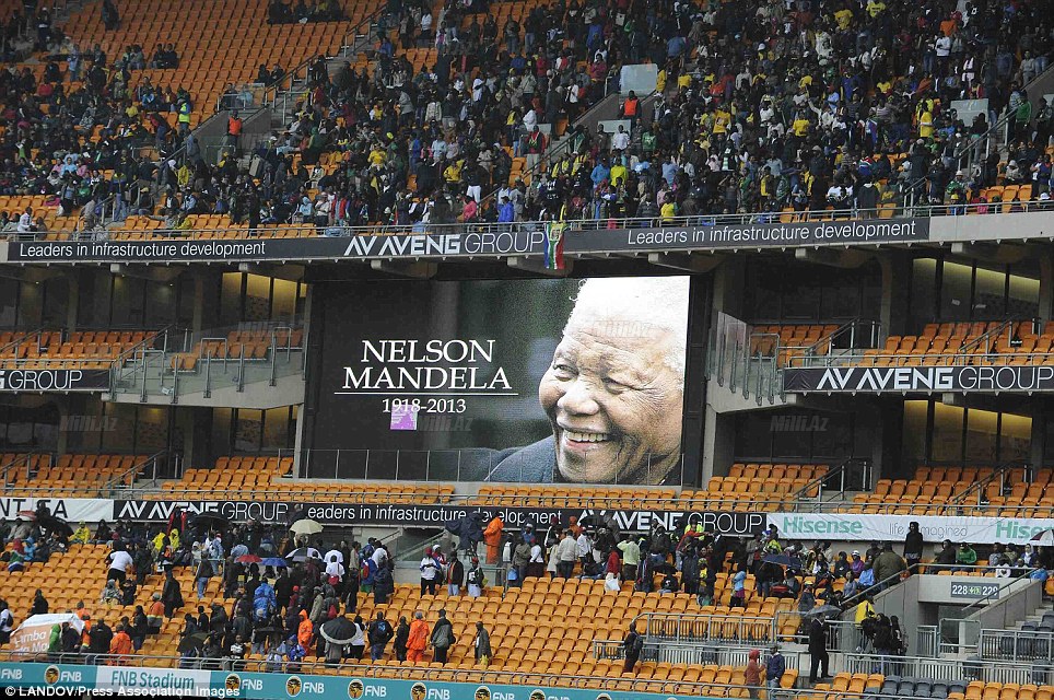 Dünya Nelson Mandela ilə vidalaşır - YENİLƏNİB - FOTO