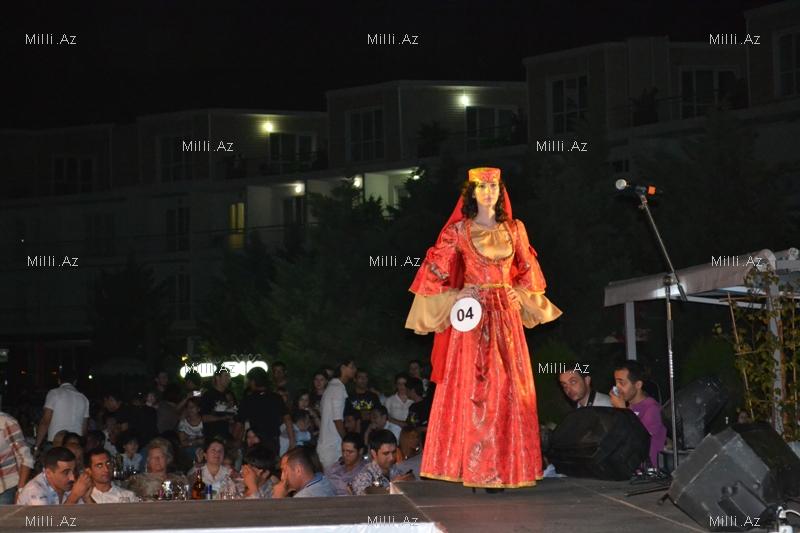 Aygün Kazımova ağlayan qızın başına 18 min manatlıq tac qoydu - FOTOSESSİYA
