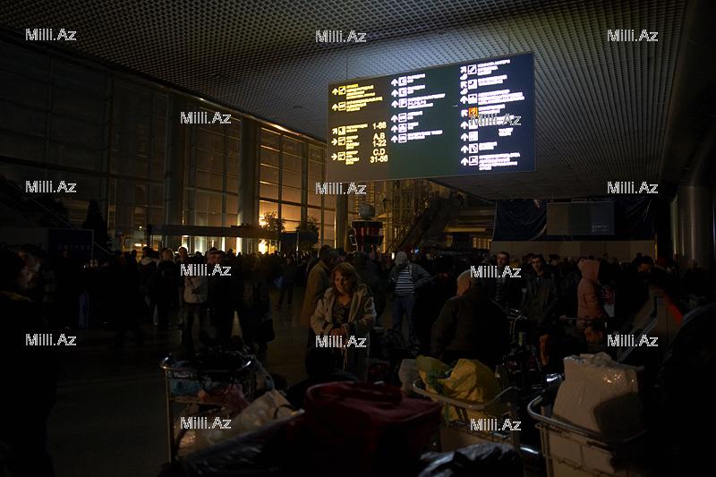 Moskva hava limanlarının "donu açılır" - FOTOSESSİYA