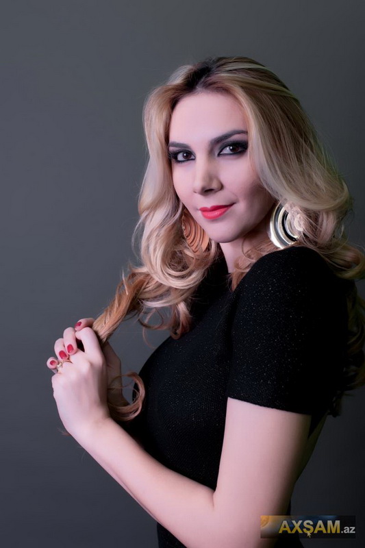 Azərbaycanlı modellərdən erotik pozalar - FOTOSESSİYA