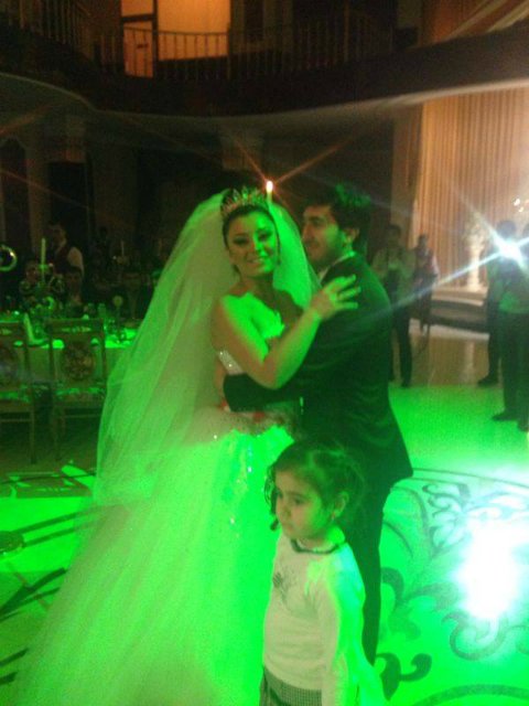 Təranə Qumral qızına toy elədi - YENİLƏNİB - VİDEO - FOTOSESSİYA