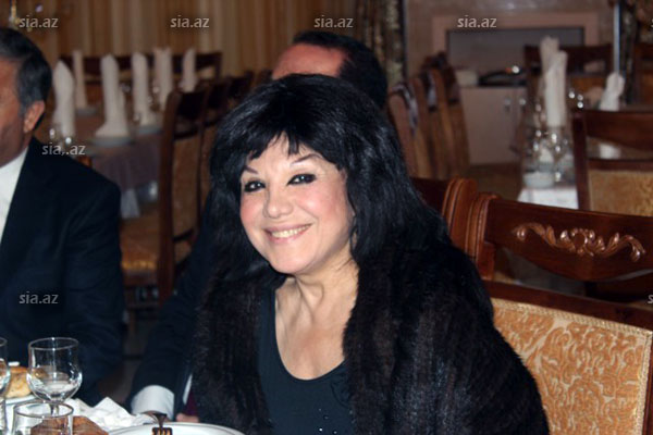 Azərbaycanlı müğənnilər "vur-çatlasın"da - FOTOSESSİYA