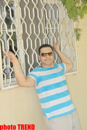 Samuray papağı, meyvəli bağ və ya müğənni Murad Sadıxın rəngarəng yay istirahəti - FOTOSESSİYA