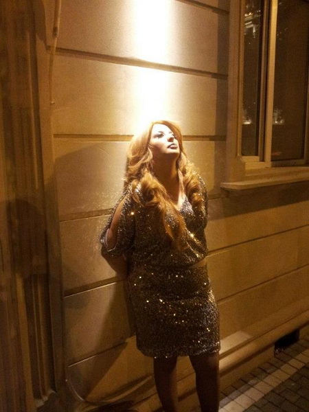 Azərbaycanlı müğənninin göz qamaşdıran şəkilləri - FOTO