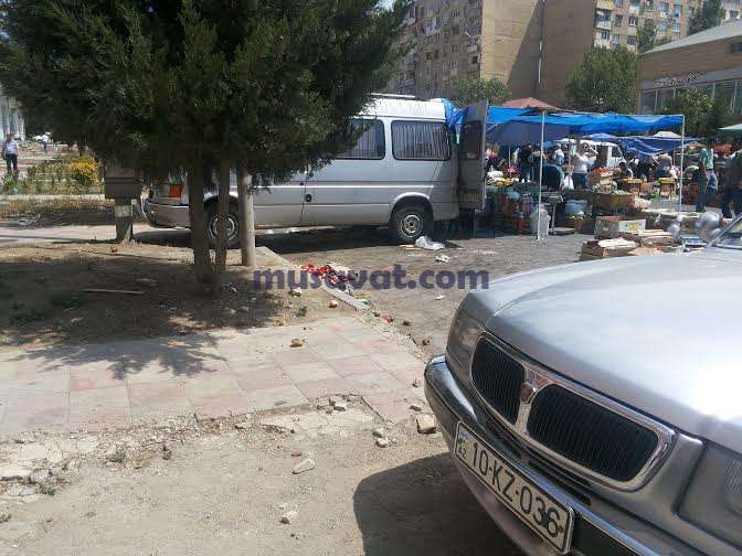 Bakı sakinlərinin yarmarka dərdi: "Satıcılar bizə hədə-qorxu gəlirlər" - FOTO