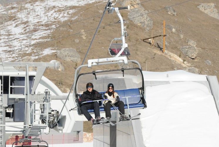 Prezident İlham Əliyev və xanımı Mehriban Əliyeva "Şahdağ" kompleksində "Park Chalet" oteli və 1 nömrəli kanat və xizək enişinin açılışında iştirak ediblər - YENİLƏNİB - FOTO