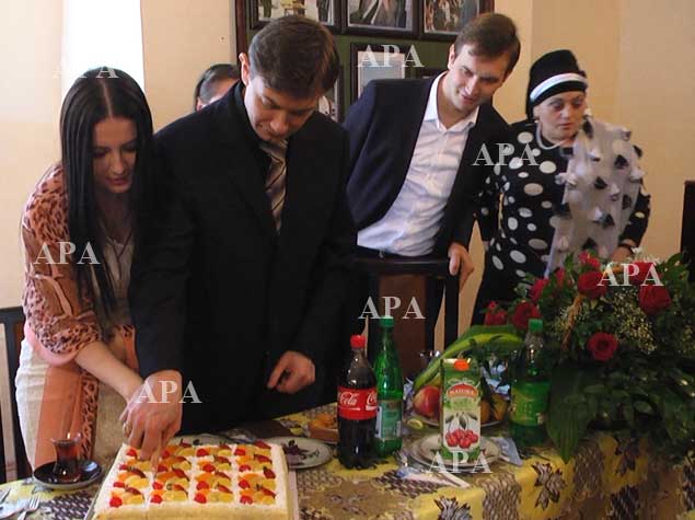 Azərbaycanda ilk: ömürlük məhkum həbsxanada evləndi - FOTO