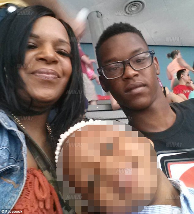 Oğlunu qapazlayan ana milyonların sevimlisi oldu - VİDEO - FOTO