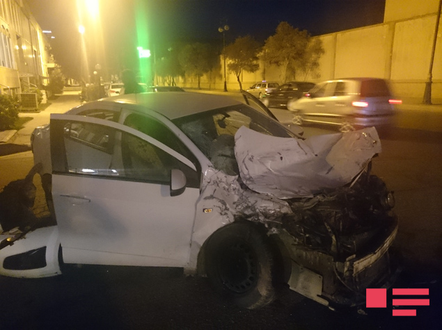 Bakıda avtobus qəzası, xəsarət alan var - FOTO