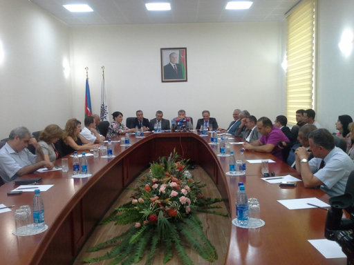 YAP-da "Heydər Əliyev və Azərbaycan mətbuatı" mövzusunda "dəyirmi masa" keçirilib - FOTO