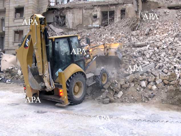 Bakıda binanın uçması nəticəsində ölənlərin kimliyi bilindi - YENİLƏNİB - VİDEO - FOTO