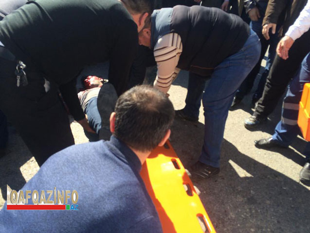 Əsəbi zəiflər baxmasınlar: Bakıda dəhşətli avtobus qəzası - FOTO