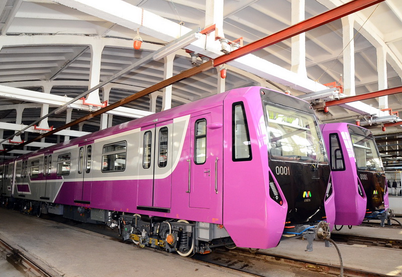Bakı metrosunun yeni qatarları - FOTOSSESİYA