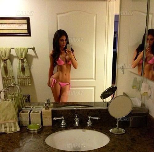O da yarıçılpaq fotolarını yaydı - FOTO
