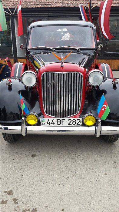 Bakıda retro maşınlar göz oxşadı - FOTO