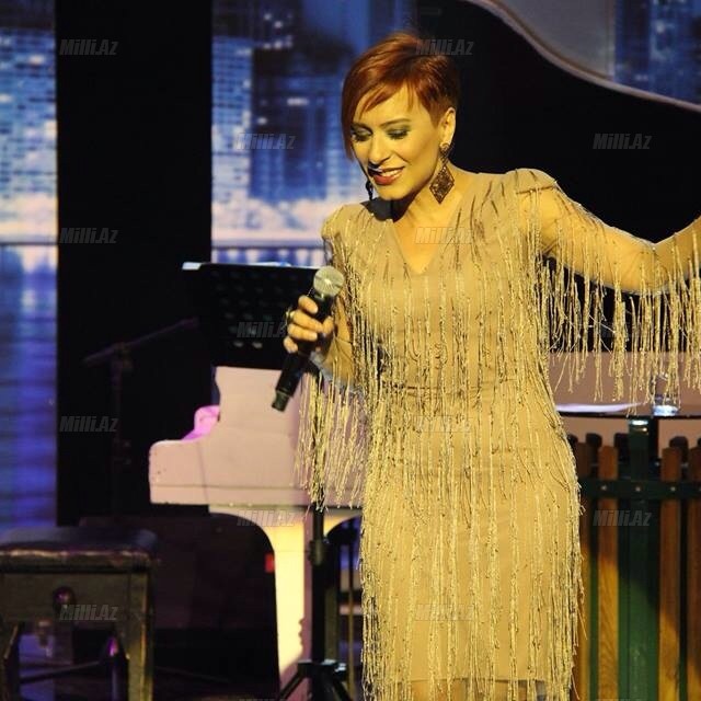 Azərbaycanlı sənətçilər Bakı metrosunda - FOTOSESSİYA