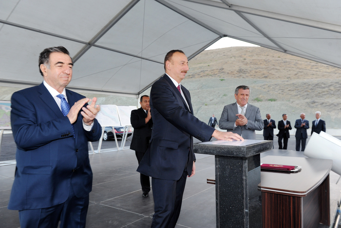 Prezident İlham Əliyev: "Azərbaycan öz sürətli inkişaf dövrünü yaşayır və ölkədə böyük quruculuq işləri aparılır" - YENİLƏNİB - FOTO