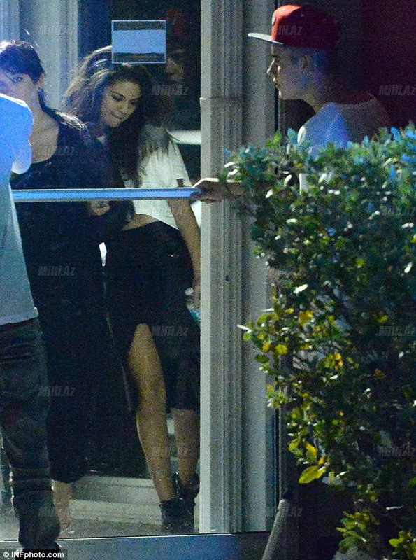 Selena Qomes modelyerliyə başladı - FOTO