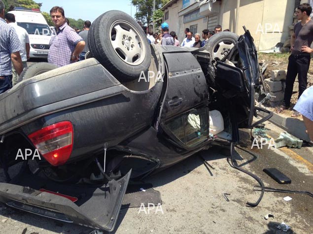 Bakıda üç maşın toqquşub, xeyli yaralı var - YENİLƏNİB - FOTO - VİDEO
