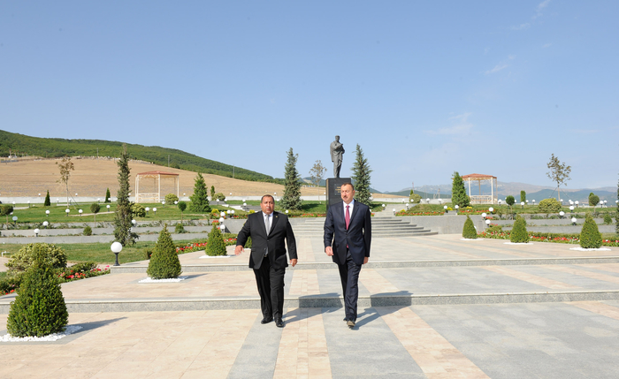 Prezident İlham Əliyev: "Azərbaycan öz sürətli inkişaf dövrünü yaşayır və ölkədə böyük quruculuq işləri aparılır" - YENİLƏNİB - FOTO