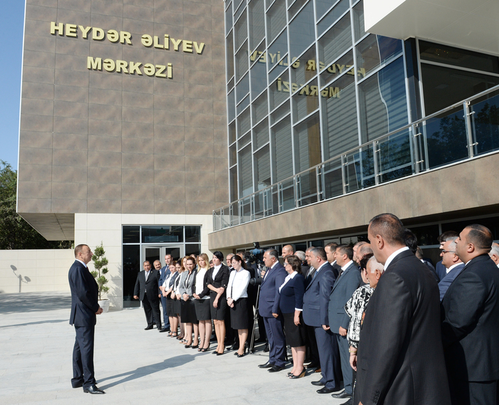 Prezident İlham Əliyev: "Azərbaycan öz sürətli inkişaf dövrünü yaşayır və ölkədə böyük quruculuq işləri aparılır" - YENİLƏNİB - FOTO