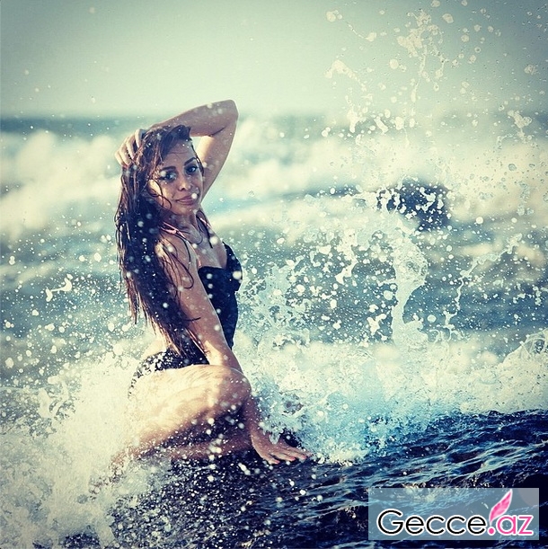 Azərbaycanlı modeldən bikinidə FOTOSESSİYA