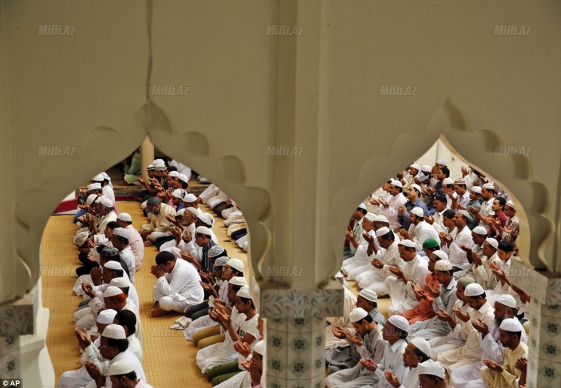 Dünya ramazan səfasındadır - FOTO