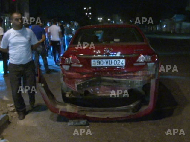 Bakıda "Toyota" və "Mercedes" toqquşdu - VİDEO - FOTO