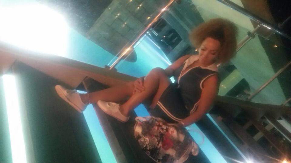 Cazibədar teleaparıcımız çimərlikdə - FOTOSESSİYA