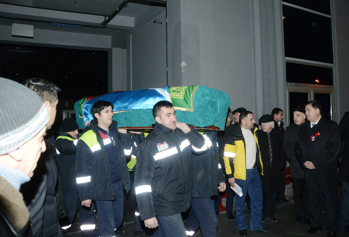 Vüqar Həşimov dəfn olundu - YENİLƏNİB - FOTO