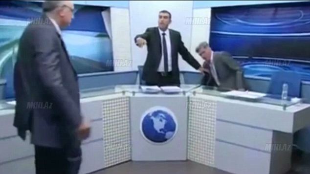 Canlı yayımda dava: "Bura gəl, şərəfsiz köpəkoğlu!" - VİDEO - FOTO