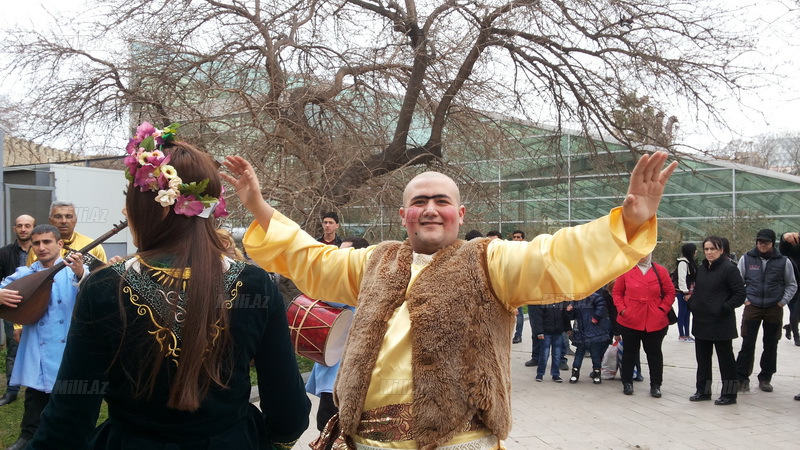 Kosa Bahar qızı da götürüb Bakıya gəldi - FOTO