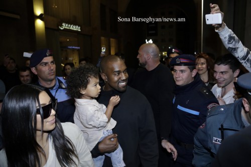 Pornoulduzun ümidinə qalan ölkə - FOTO
