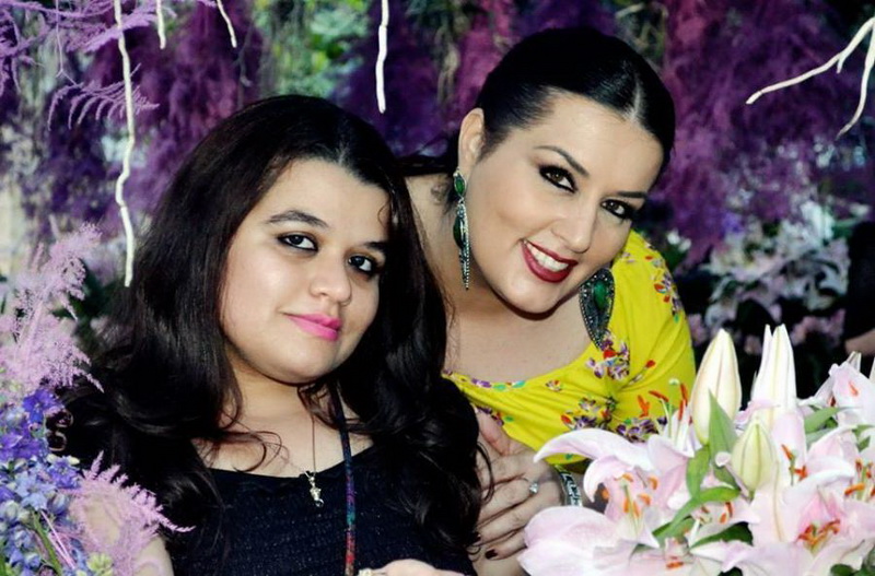 Elza Seyidcahanın qızı nişanlandı - FOTO