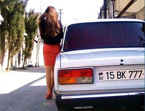 Azərbaycanda yeni dəb: bahalı maşın, qız, 5000 manatlıq ehtiras... - FOTO - 18+