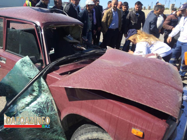 Əsəbi zəiflər baxmasınlar: Bakıda dəhşətli avtobus qəzası - FOTO