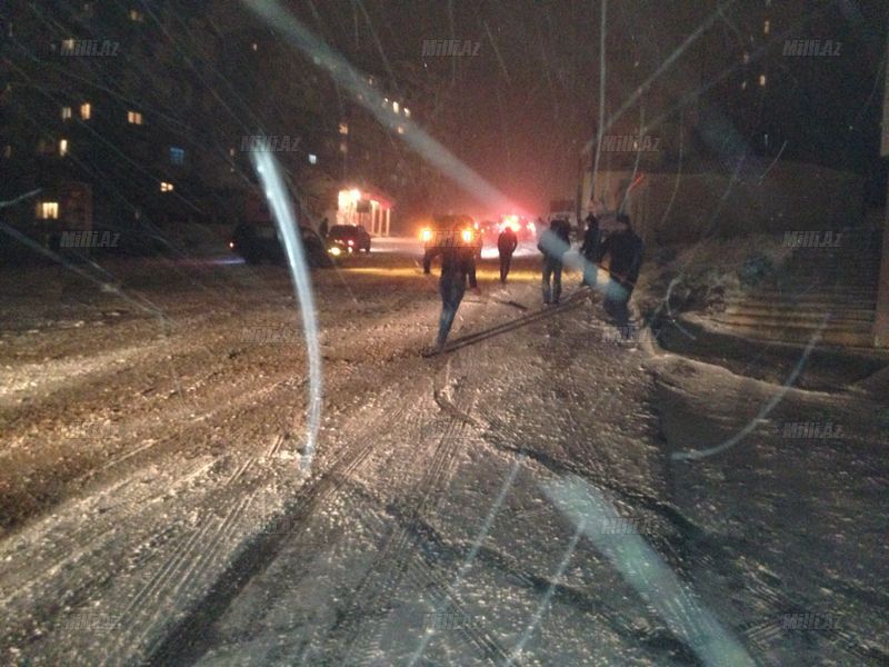 Qar bakılıları yolda qoydu - YENİLƏNİB - VİDEO - FOTOSESSİYA