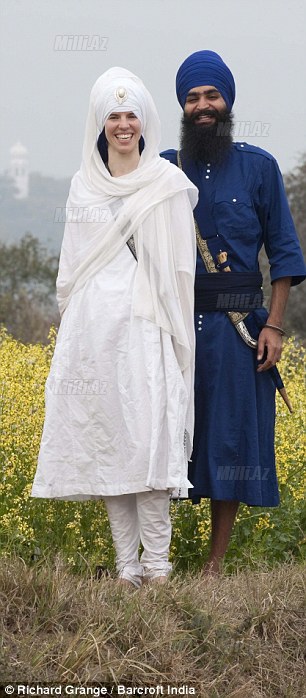 Nazirin qızını dəli sayır, qovmaq istəyirlər - FOTO