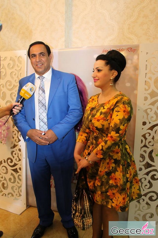 Ad günündə hönkür-hönkür ağlayan müğənniyə brilyant bağışladılar - FOTOSESSİYA